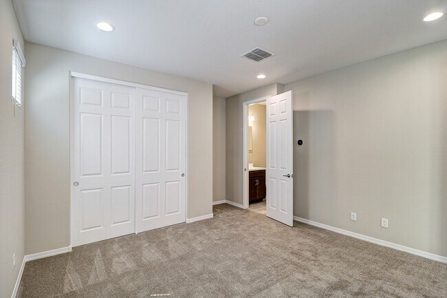 Building Photo - PRIDE TO LIVE, NEWER BUILT COMMUNITY IN CO...