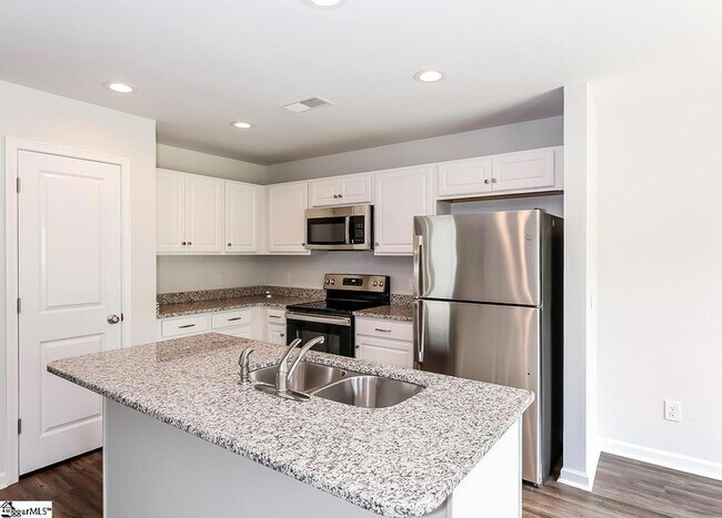 Photo - 502 Pollyanna Dr House