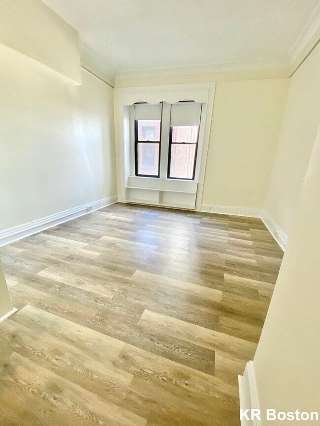 Building Photo - 58 Boylston St