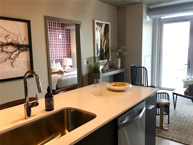 Foto del edificio - 315 1st Ave NE