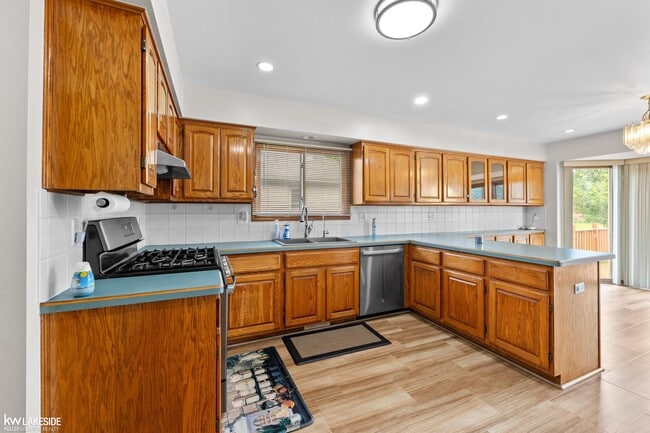 Building Photo - 53638 Springhill Meadows Dr