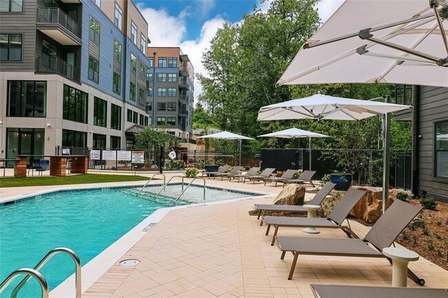 Foto del edificio - 1330 Fairmont Ave NW