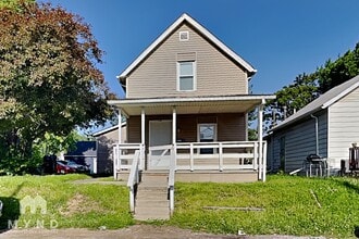 Building Photo - 2405 7th St