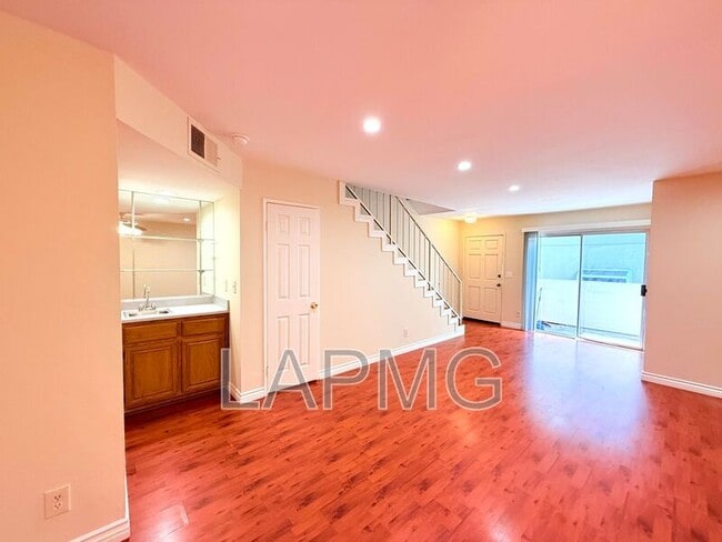 Building Photo - 12251 Moorpark St