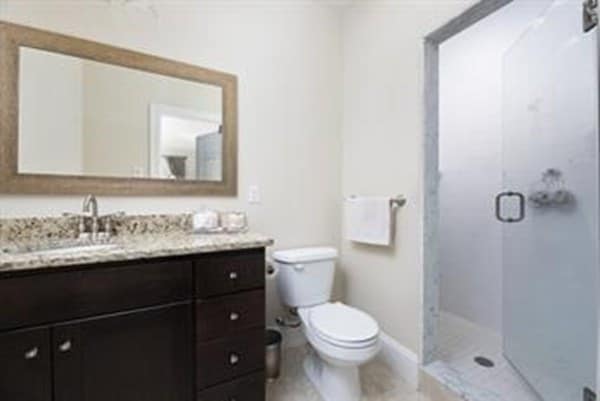 Building Photo - 360 W 2nd St