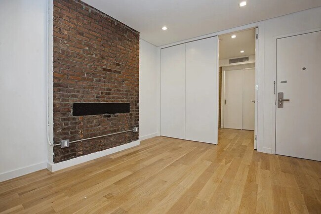 Foto del edificio - 100 Forsyth St