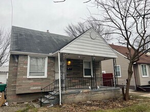 Building Photo - 22124 Tuscany Ave
