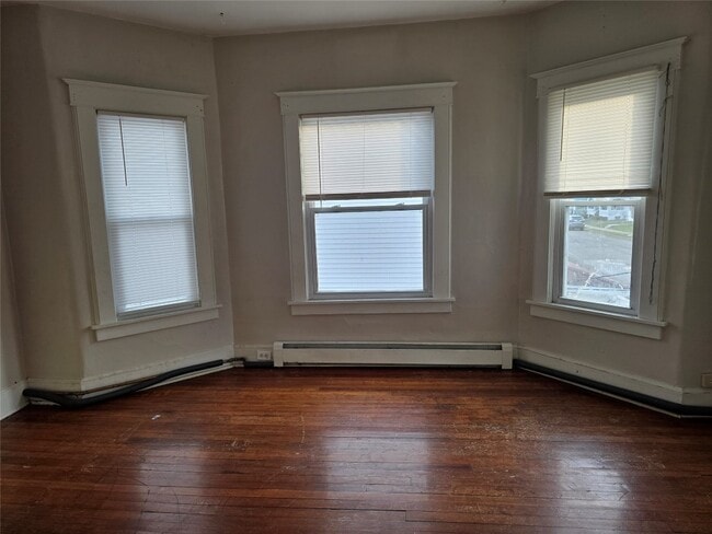 Building Photo - 320 Odell Ave