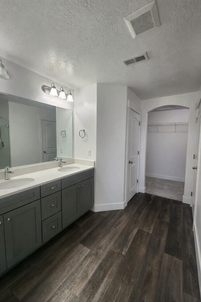 Building Photo - 4332 W Hemsley Ln