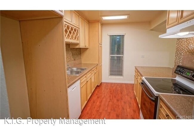 Building Photo - 2 br, 1.5 bath House - 1485 East Wilson #G