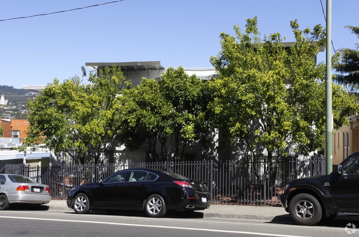 Building Photo - 1843 Macarthur Blvd