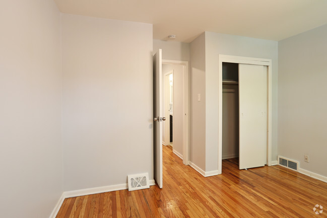 Bedroom - Hertel Avenue Townhomes