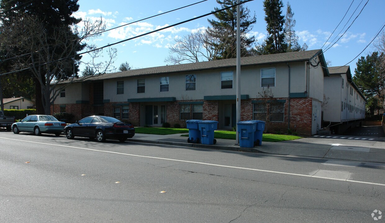Foto del edificio - Oak Manor Townhouses