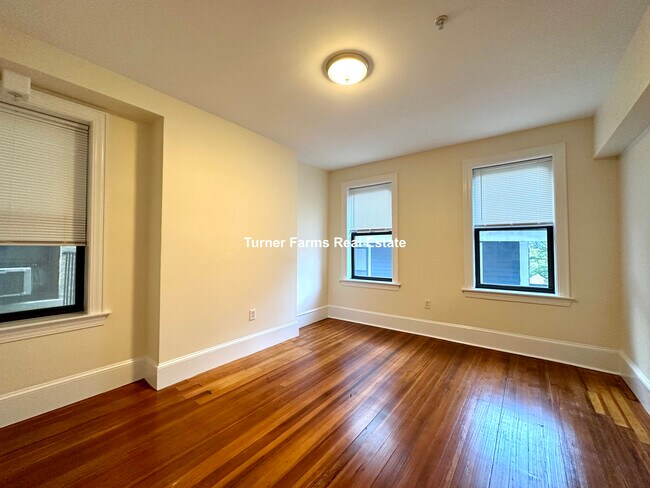 Foto del edificio - 885 Massachusetts Ave