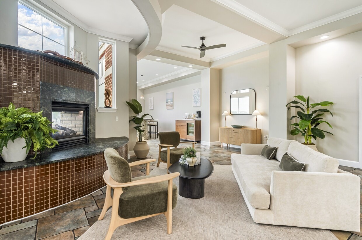 Primary Photo - River House Apartments