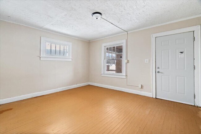 Building Photo - 3709 Boulevard Pl