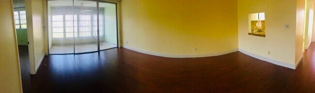 Foto del edificio - 6070 NW 64th Ave