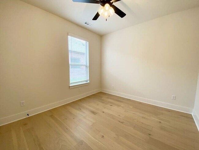 Foto del edificio - 730 Marianne St