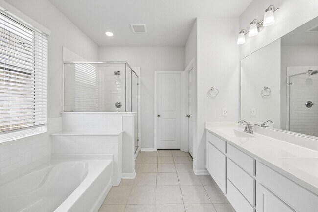 Foto del edificio - 21323 Bering Reach Dr