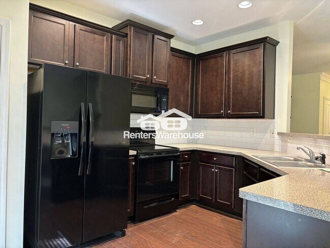 Foto del edificio - 570 Oakside Pl