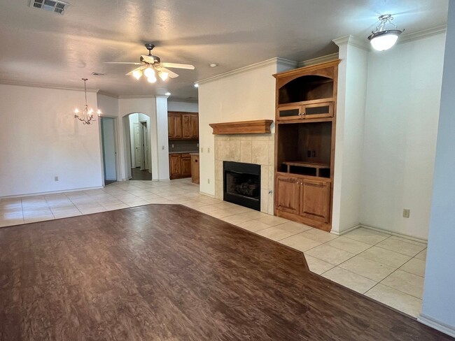 Foto del edificio - Cozy 3 Bed 2 Bath In Edmond