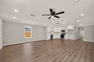 Building Photo - 7414 S Hall St