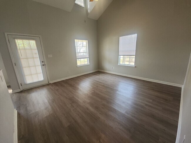 Foto del edificio - 14 Countryside Dr