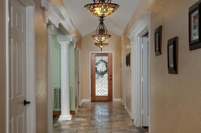 Building Photo - 12866 Pelican Island Dr
