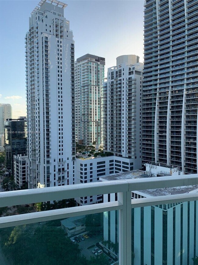 Building Photo - 951 Brickell Ave