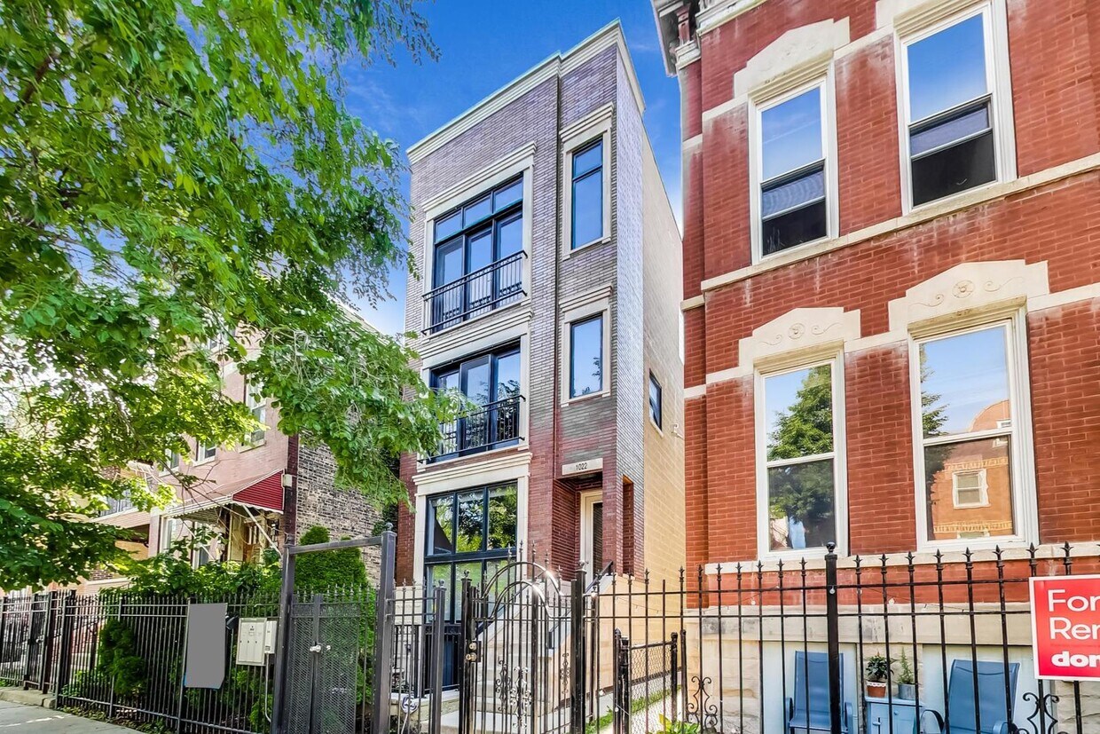 Primary Photo - 1022 N Wood St