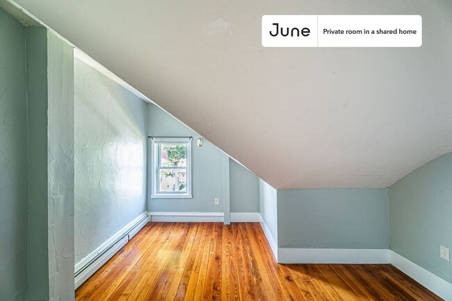 Building Photo - Room in Shared 6 bed/2 bath home