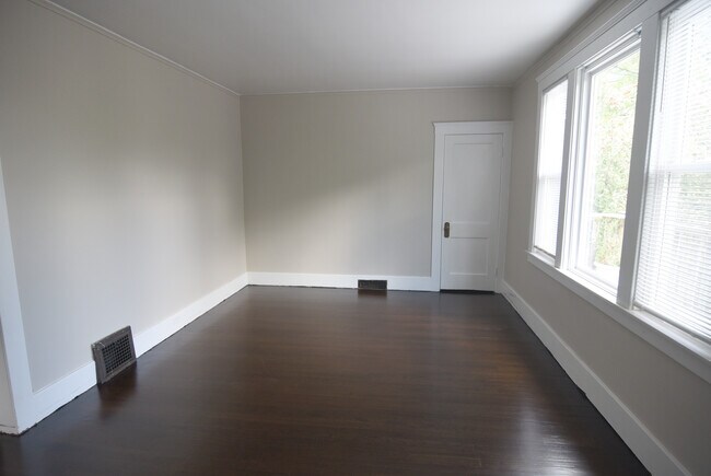 Building Photo - 1471 Wayburn St