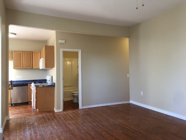 Foto del edificio - 1201 E Huntsville Rd
