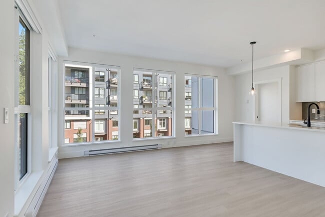 Building Photo - Available Now! Brand New Corner Unit w/Air Conditioning - Beautiful View!