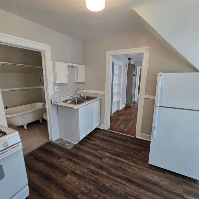 Foto del edificio - 919 Davis Ave NW