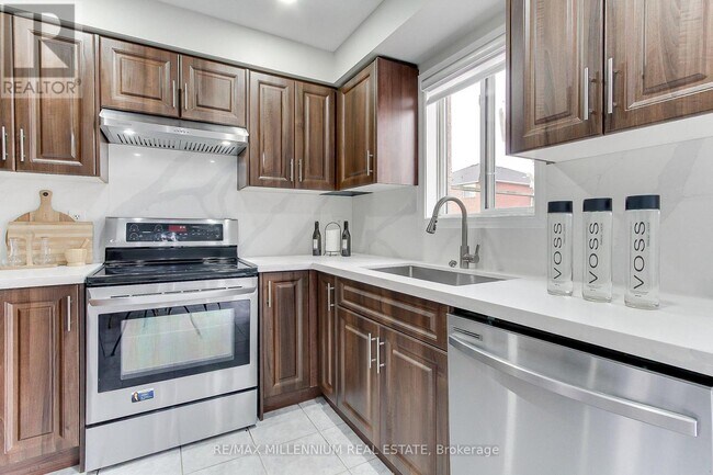 Photo du bâtiment - 6 Studebaker Trail