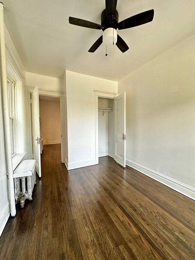 Foto del edificio - 7114-7116 S Blackstone