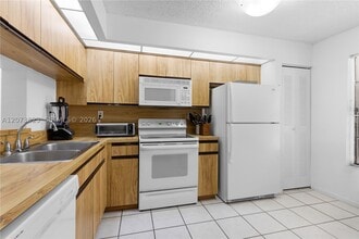 Building Photo - 12990 SW 88th Ln