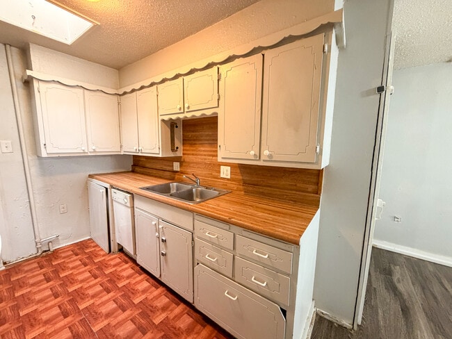 Building Photo - 1912 20th St