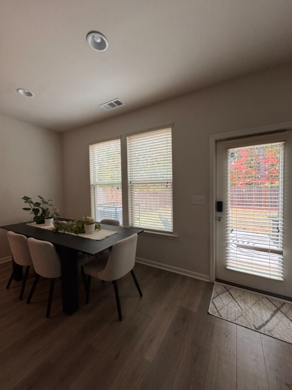 Foto del edificio - 2945 Cottage Ln