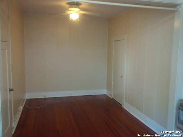 Building Photo - 419 Queen Anne Ct