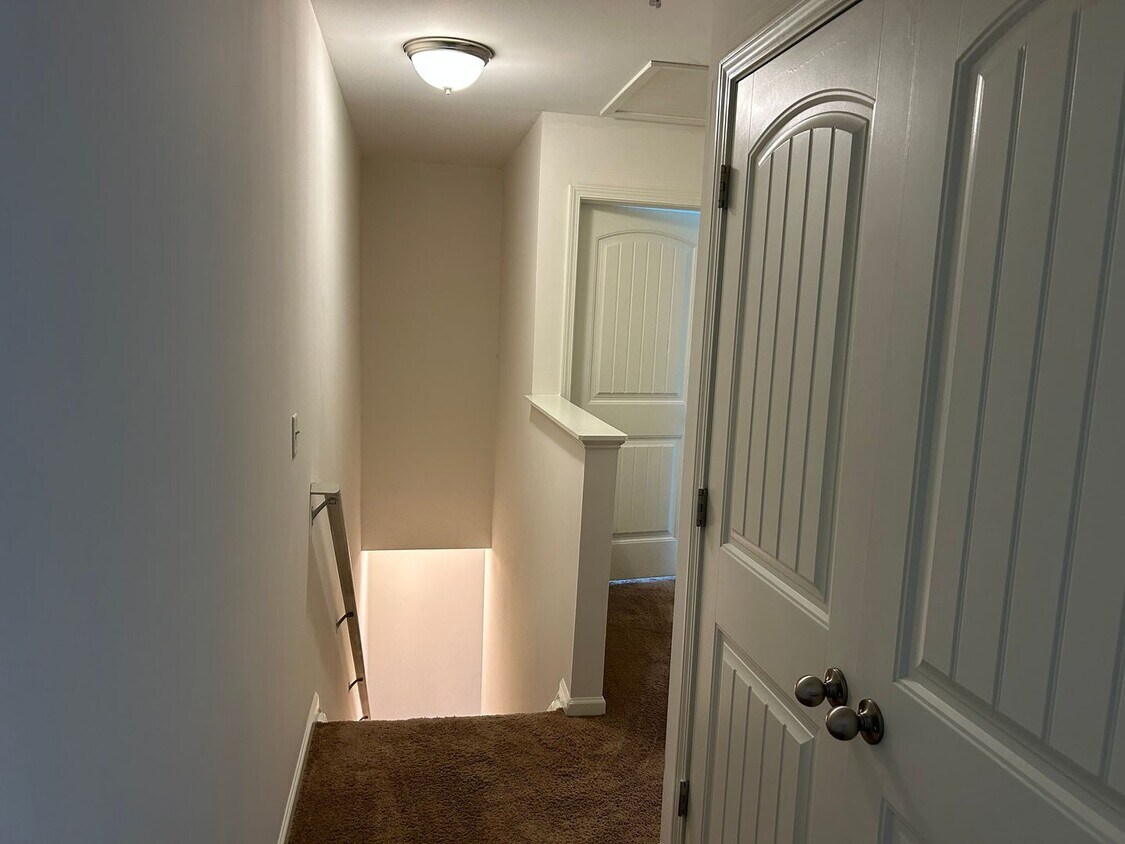 Foto principal - 208 Jordan Ln