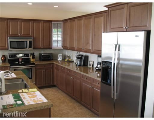 Building Photo - 9021 Alexandra Cir