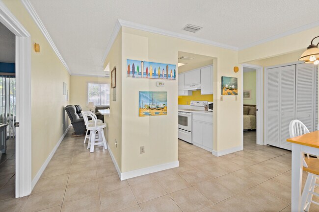 Foto del edificio - 612 Beach Park Ln