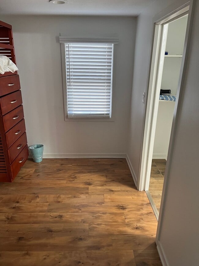 Building Photo - 115 16th St NE