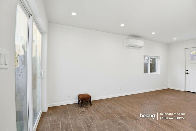 Foto del edificio - 648 Anita St