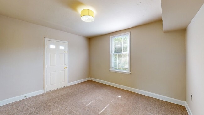 Interior Photo - Presidential Greens