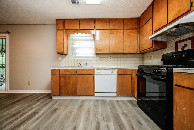 Building Photo - 4255 Loveless Pl