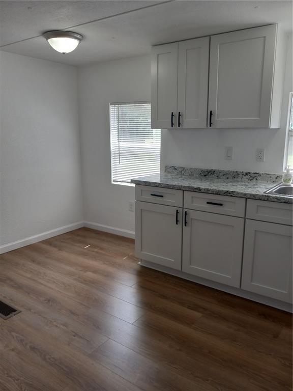 Building Photo - 6811 Rochelle Ave