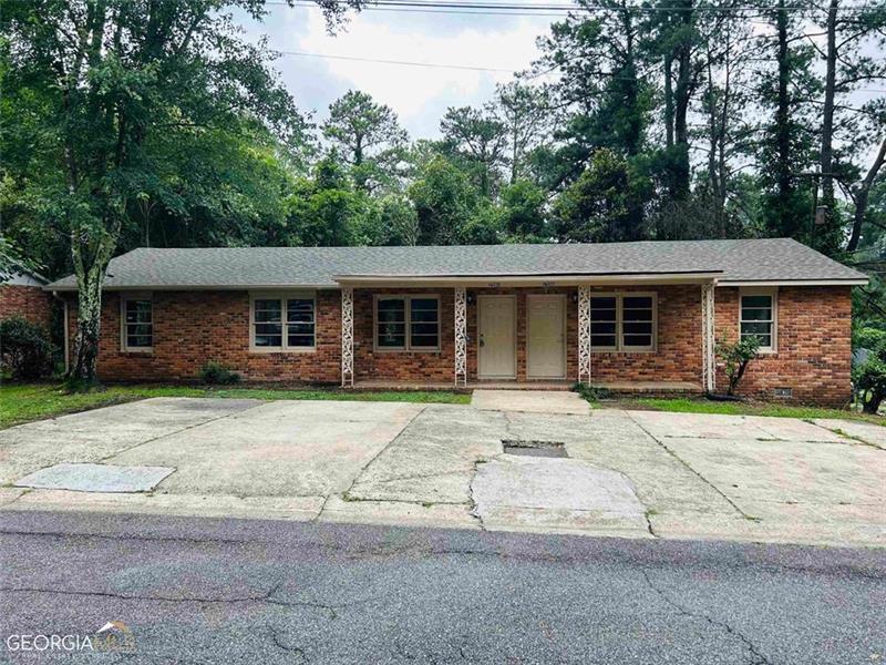Primary Photo - 2590 N Pierce Cir